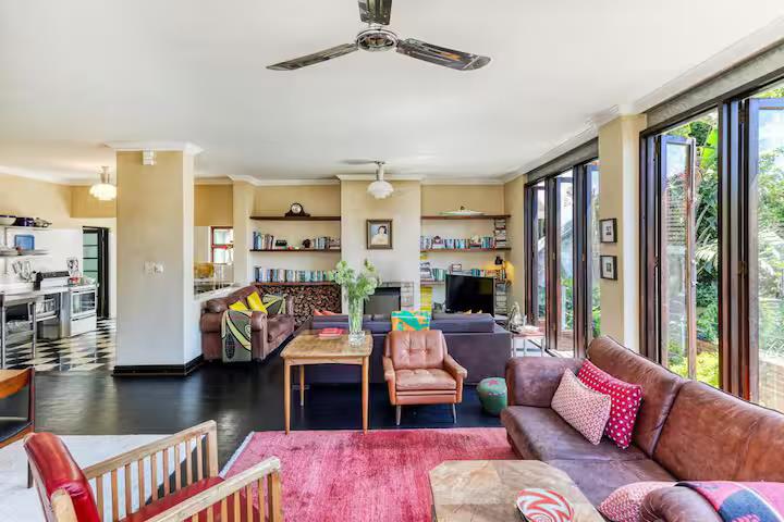 To Let 4 Bedroom Property for Rent in Tamboerskloof Western Cape